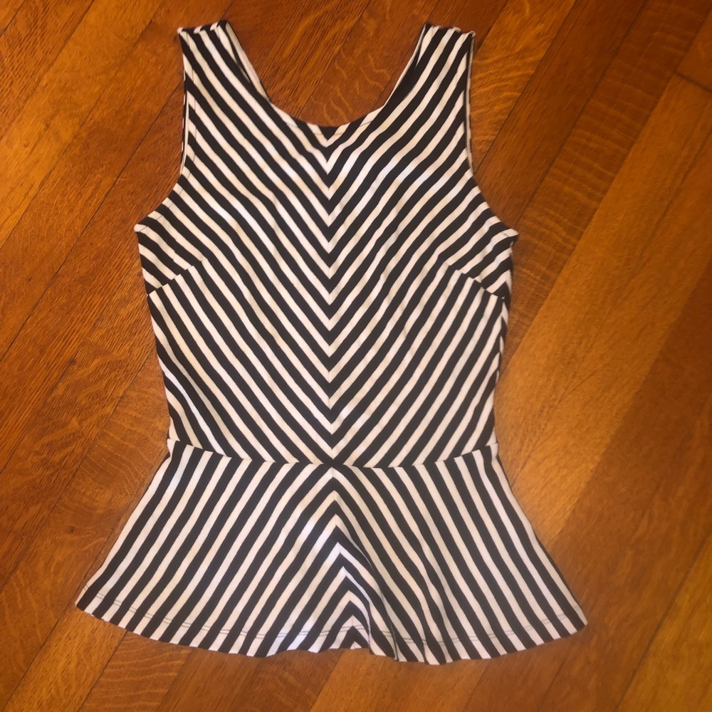 Women’s Banana Republic B&W striped peplum top